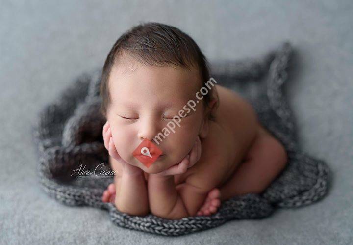Alina Crainic - Newborn, baby and family photography