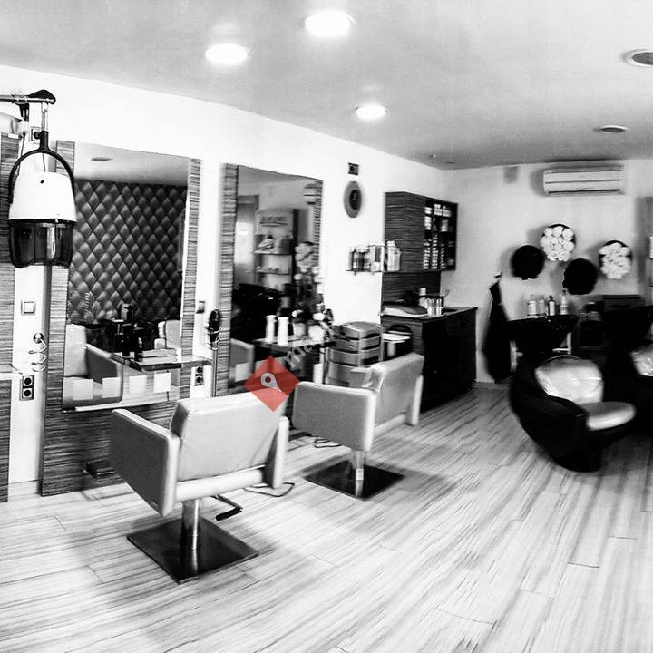Anna Angel Perruqueria . Barberia