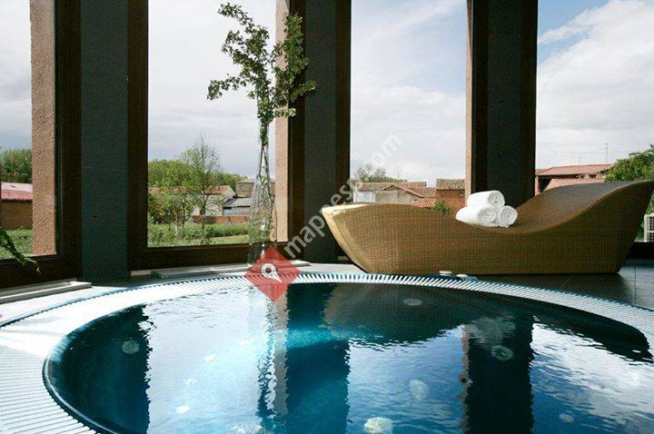 Aqua Luna Spa