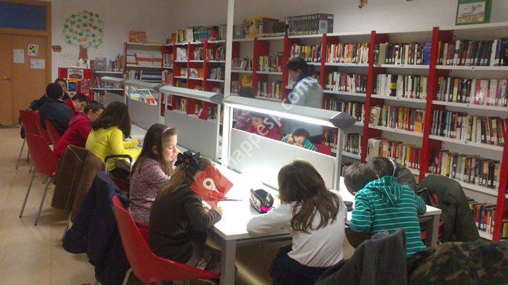 Biblioteca El Peral