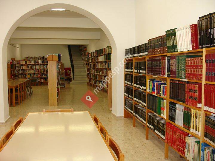 Biblioteca Pública Villanueva del Ariscal 