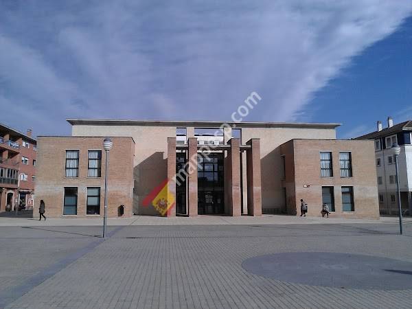 Casa de Cultura de Zizur Mayor / Zizur Nagusiko Kultur Etxea