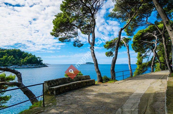 CINC Estrelles Serveis de Neteja