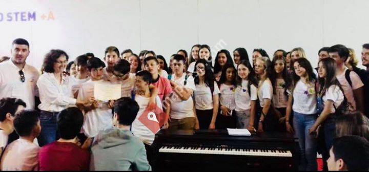Colegio Santa Clara. Fundación Educativa Doctrina Cristiana
