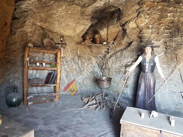 Cueva del Ojo de la Bruja