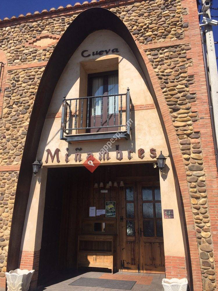 Cueva Miñambres