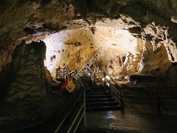 Cuevona de Ardines