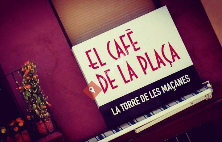 El Cafè de la Plaça. La Torre de les Maçanes.
