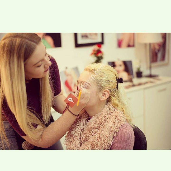 Ellie Louise MakeUp&Nails