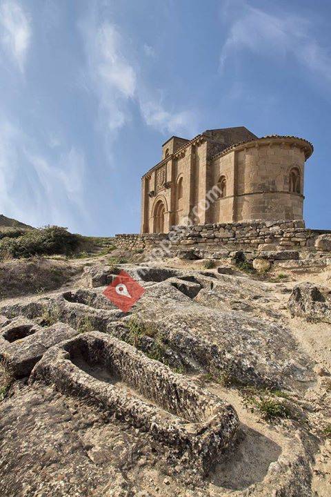 Ermita de Santa María de La Piscina