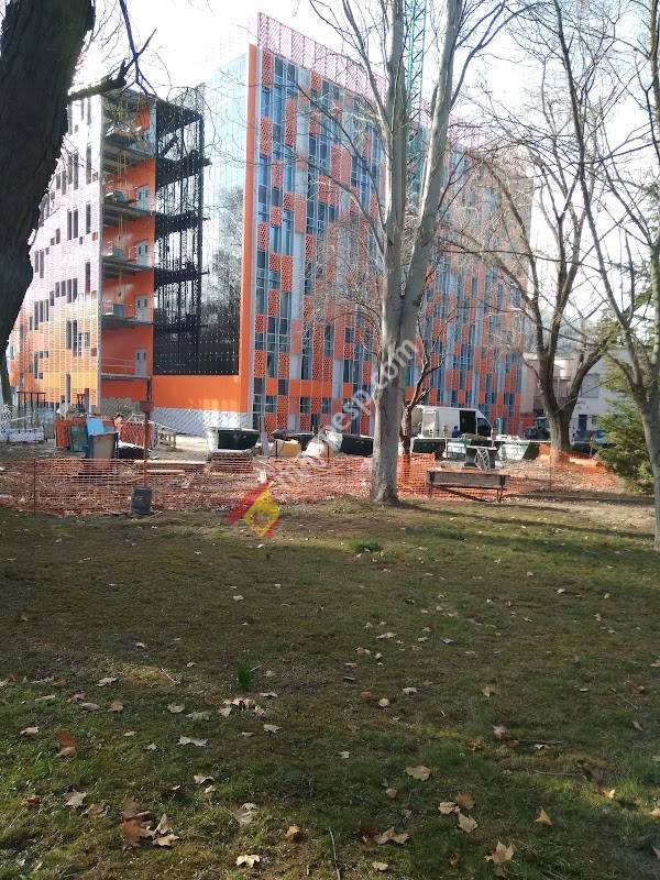 Escuela de Ingenierías Industriales (EII) (Aulario IndUVa)