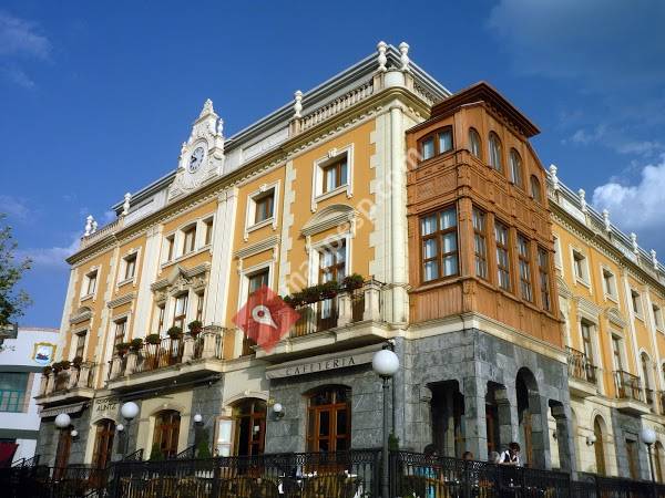 Gran Hotel Puente Colgante