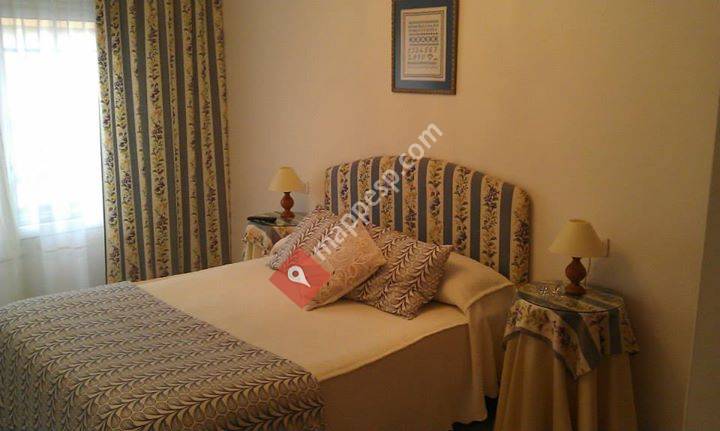 Hostal Minones