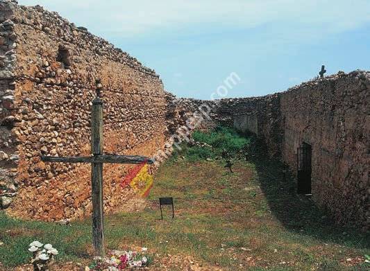 Iglesia de Santiago. Cementerio municipal