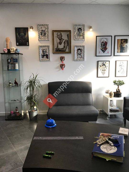 La Calaca Tattoo Shop