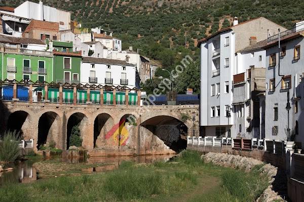 La Puerta De Segura