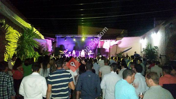La Taberna Conciertos, Bar de copas y Restaurante