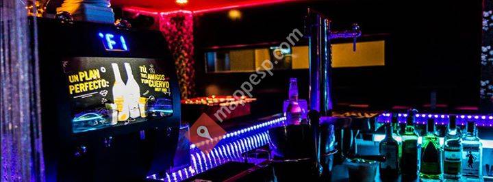 LIPS Cocktail Lounge Club