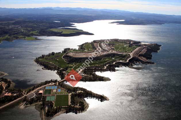 Los Descubridores de la Isla de Valdecañas