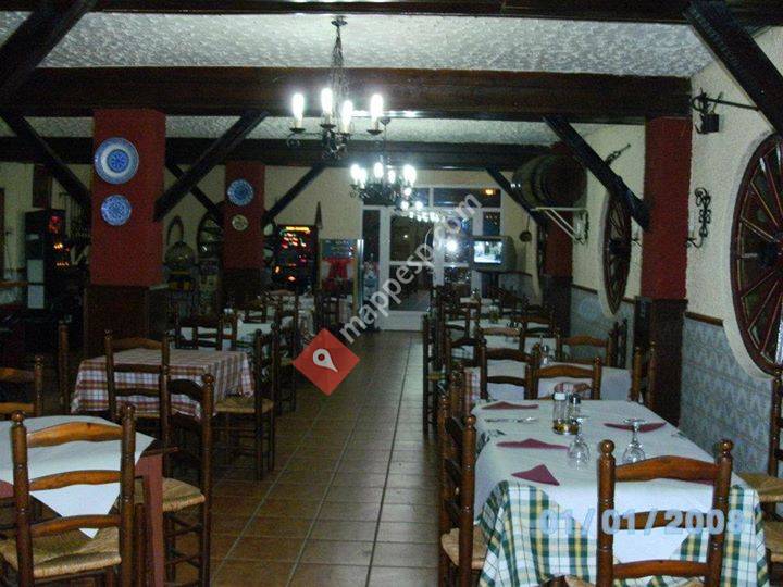 Mesón Hostal El Almendros