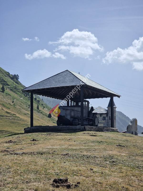MONUMENT