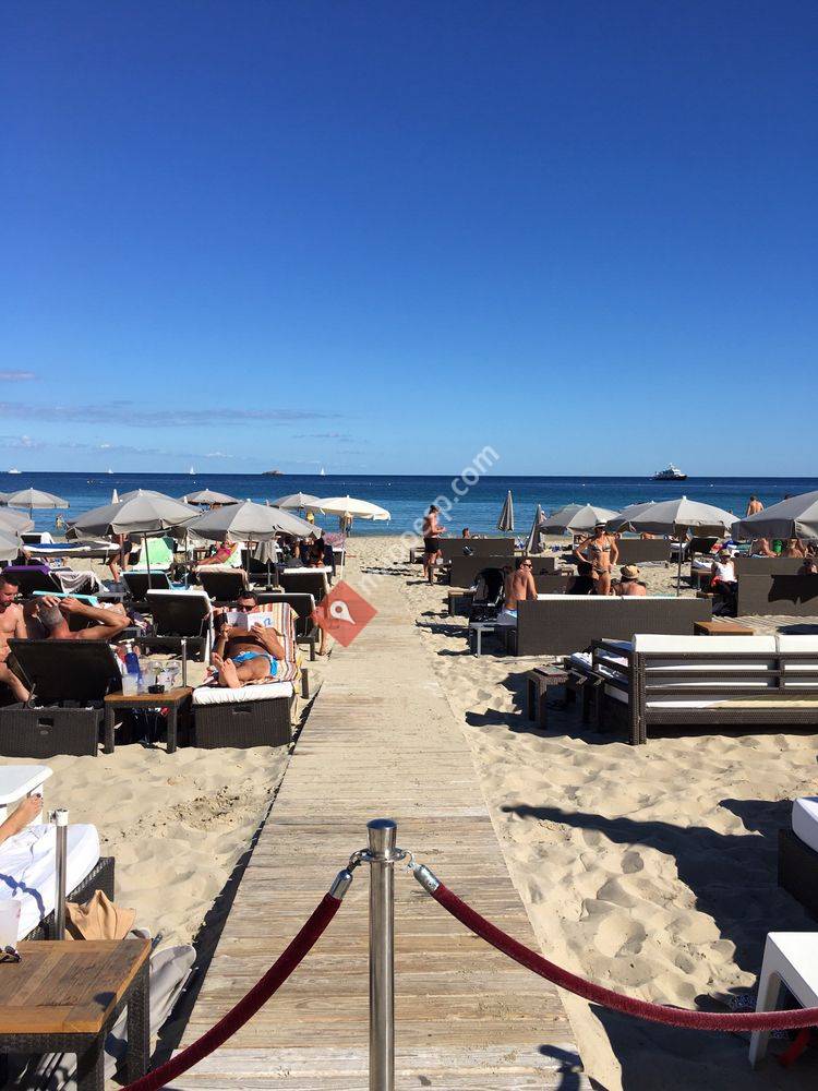 Nassau Tanit Beach