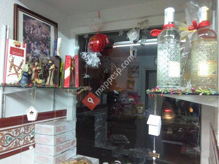Panaderia,heladería y chuches Bea