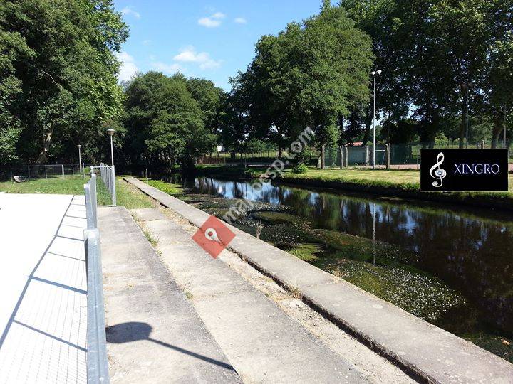 Piscina e Parque Ansuíña Baños de Molgas