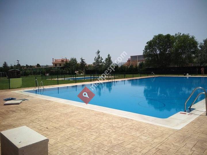 Piscina El Fresno