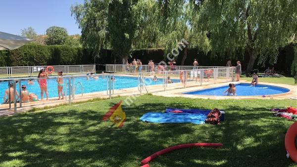 Piscina Pública Municipal de El Carpio de Tajo.