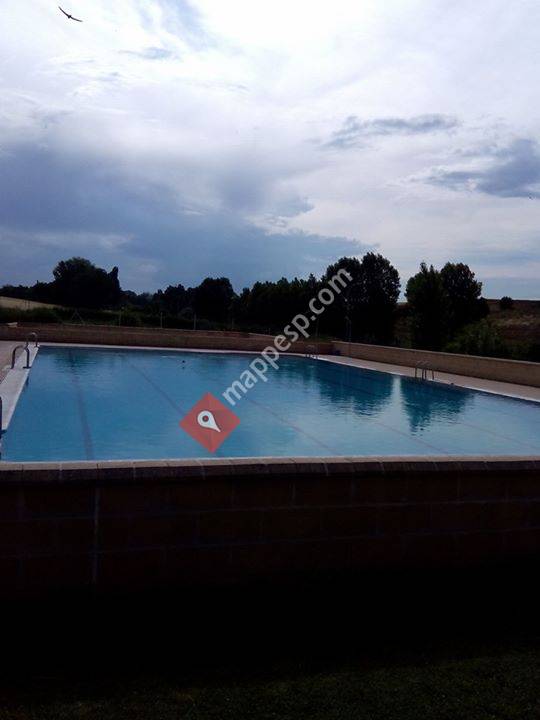 Piscinas Municipales De Cañizal