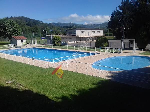 Piscinas Municipales de Lieres