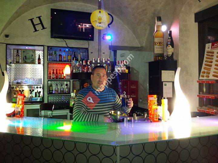 PUB HQ
