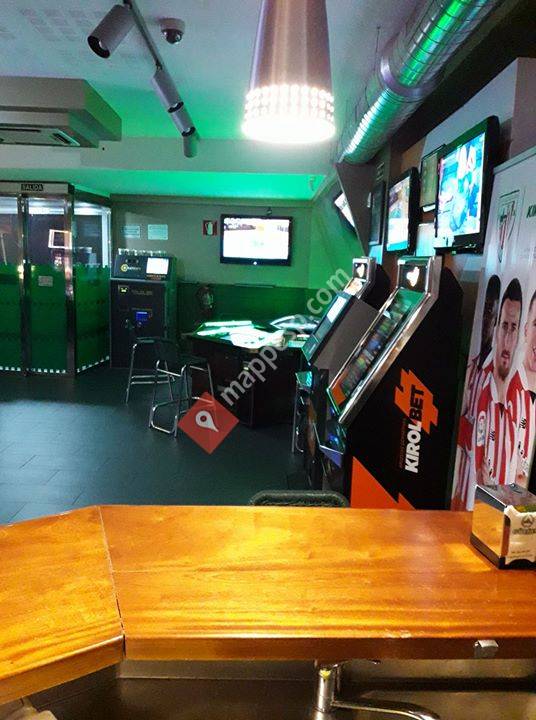 Salon De Juego Y Bar Zalla