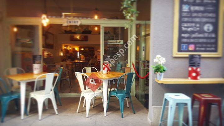 The Vintage - Cafe, Bar & Kitchen