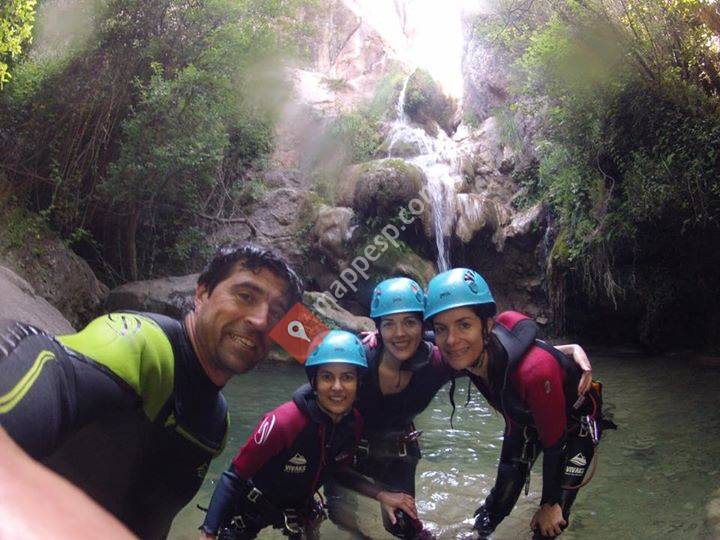 Vivaks Guias de montaña y barrancos